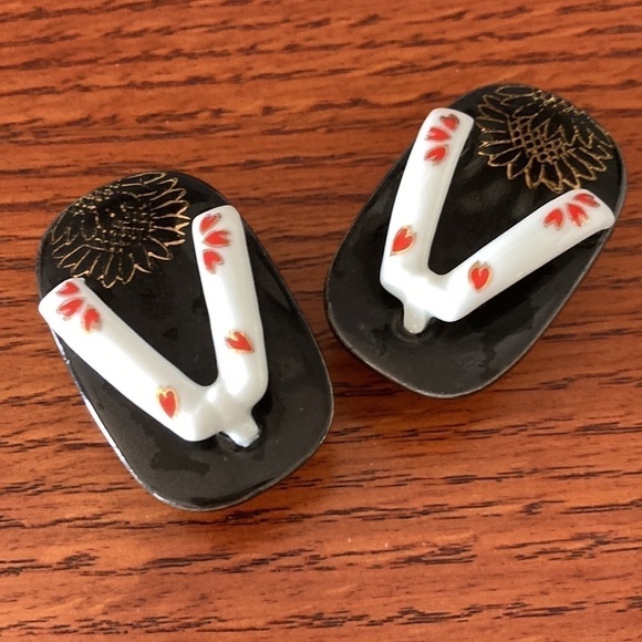 Vintage Japanese Geta Sandals Salt & Pepper Shakers Made in Japan - Picture 10 of 11